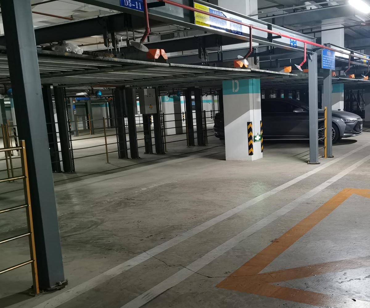 升降橫移式立體停車場出租.jpg
